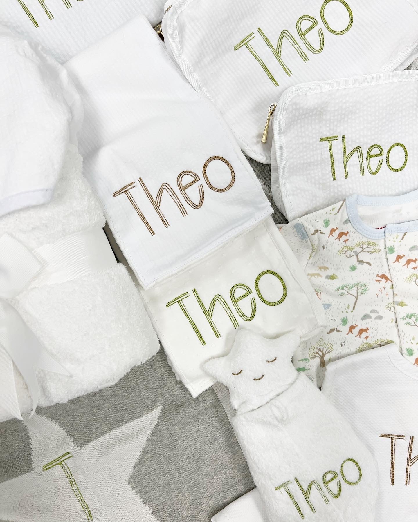Personalized White Baby Set of 2 Burps - Give Wink
