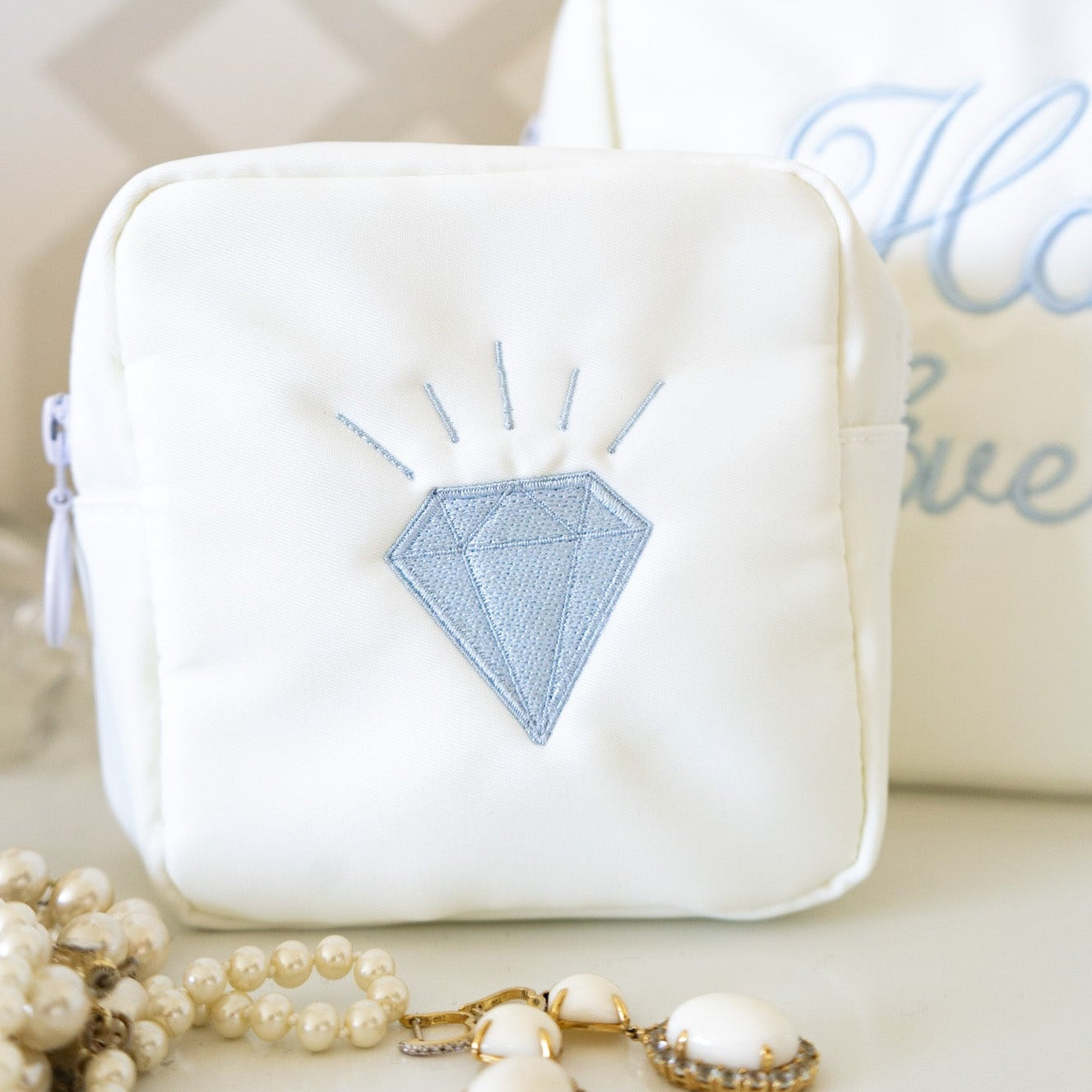 GW S Essentials White - DIAMOND - Give Wink