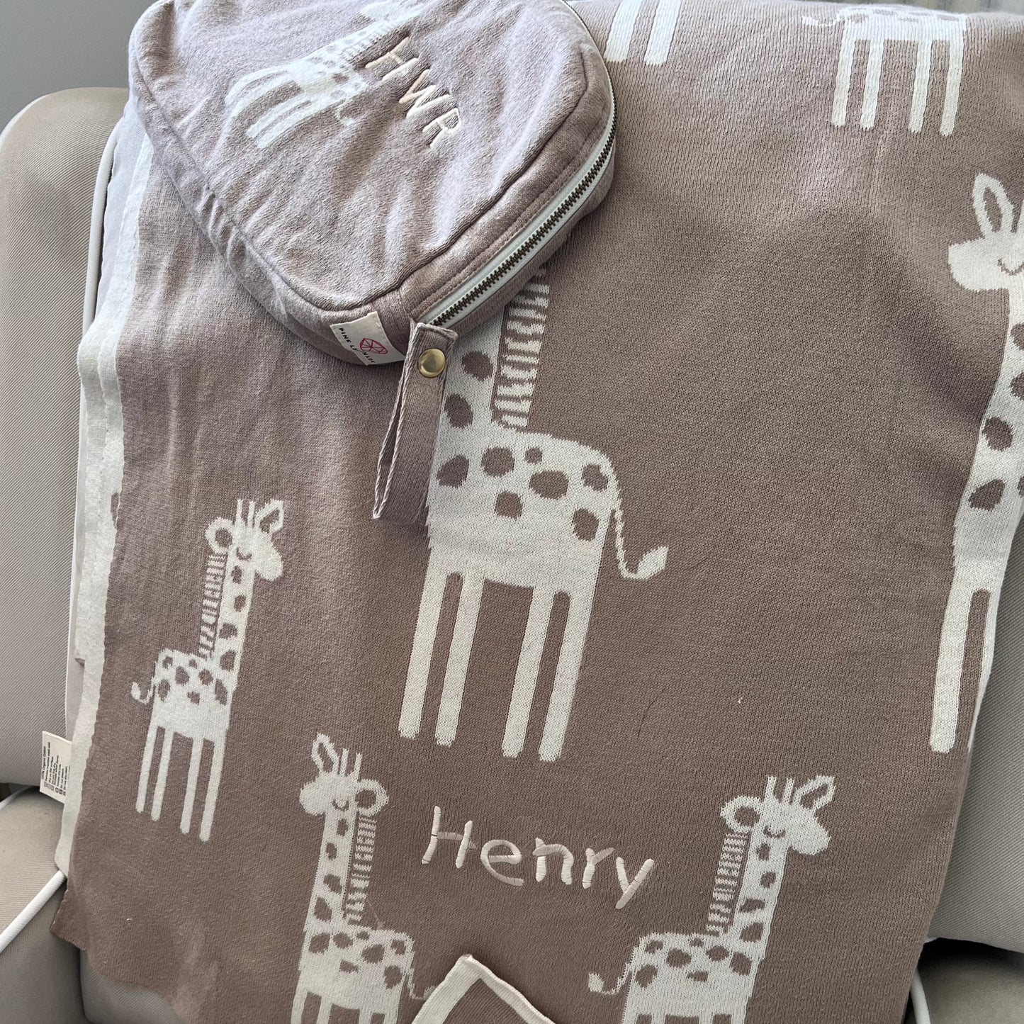 Personalized Baby Travel Set Stone / Natural Giraffe 3 Piece Knitted - Give Wink