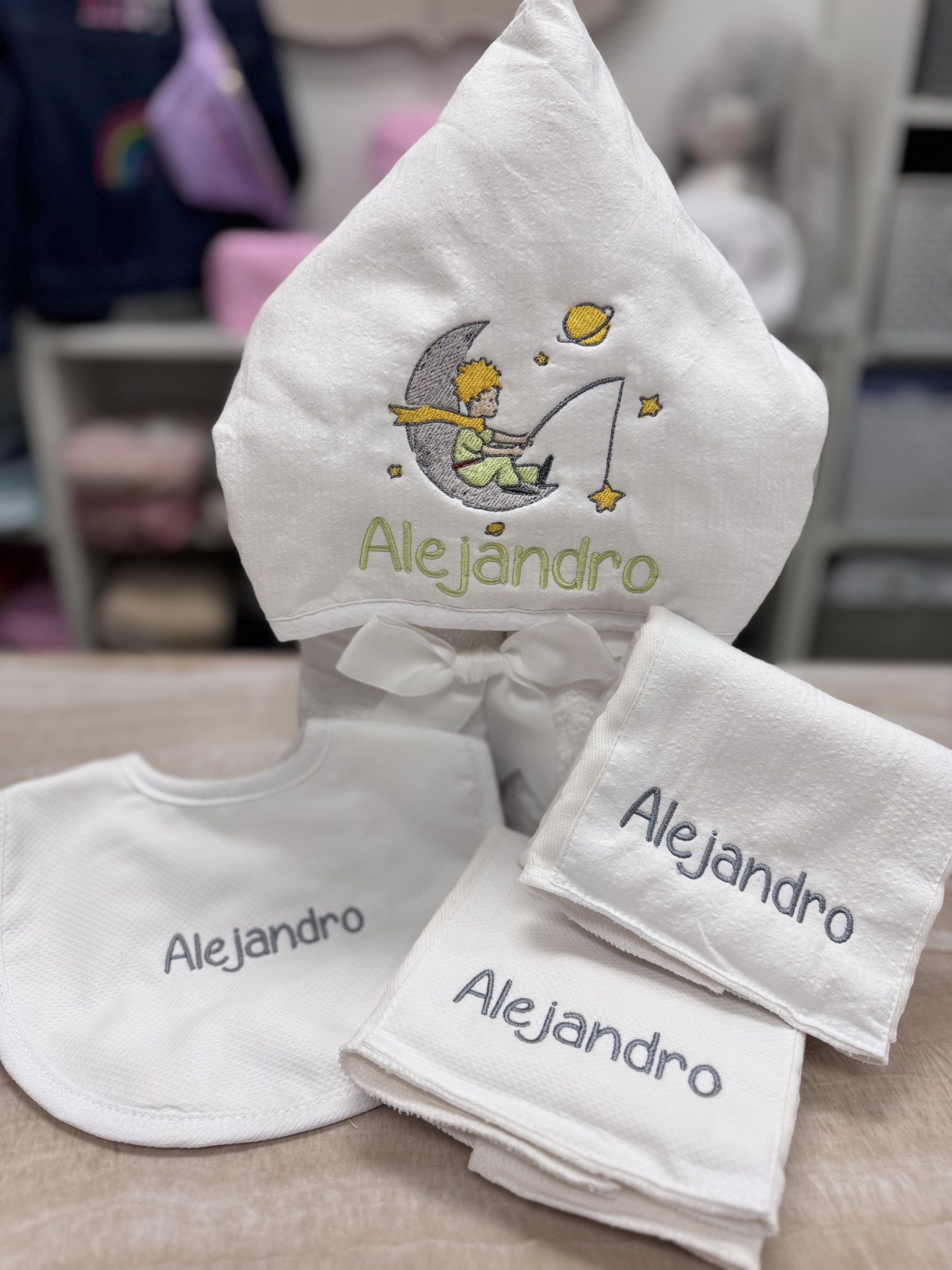 Personalized White Baby Set of 2 Burps - Give Wink