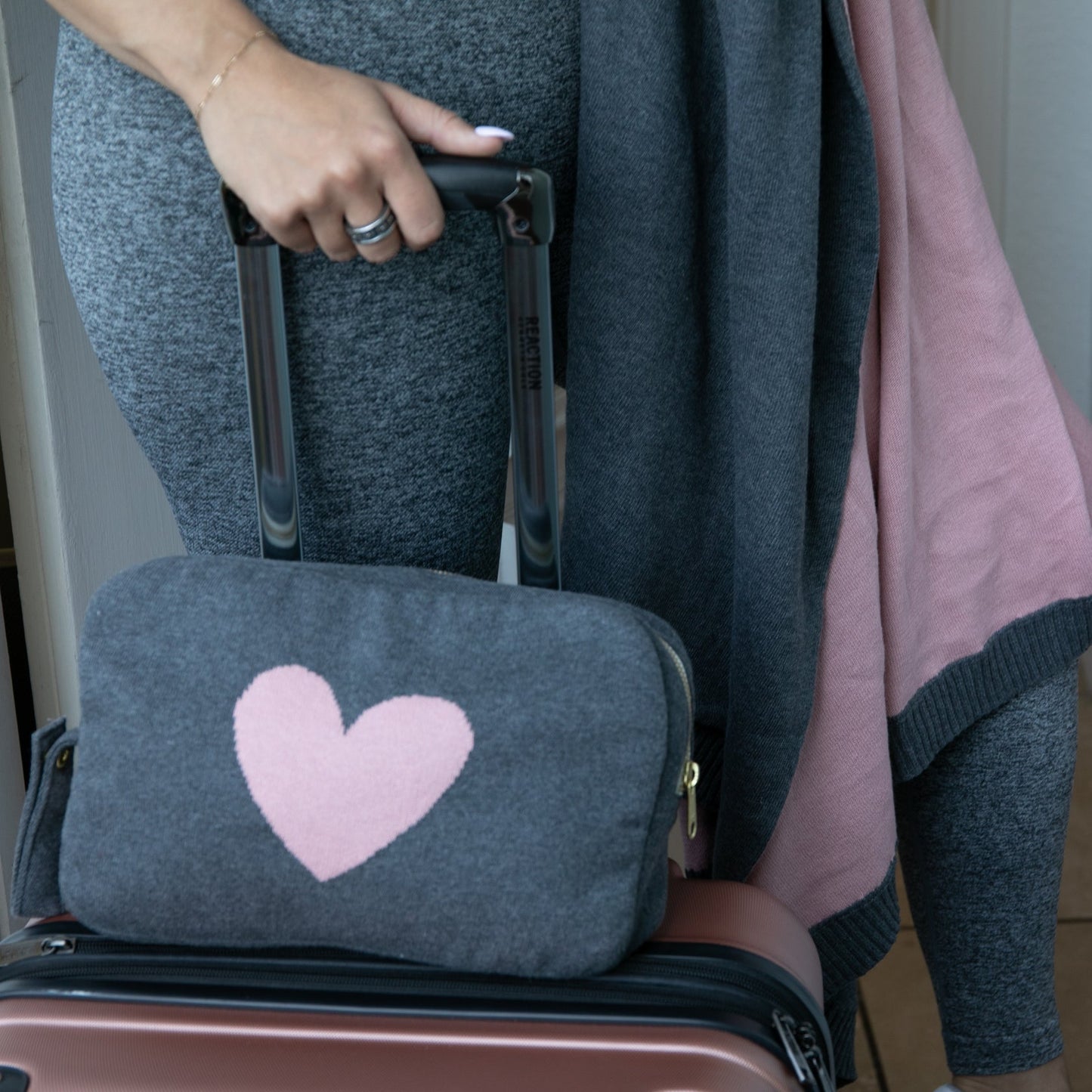 Heart 3 Piece Knitted Adult Travel Set - Dark Grey / Pink - Give Wink